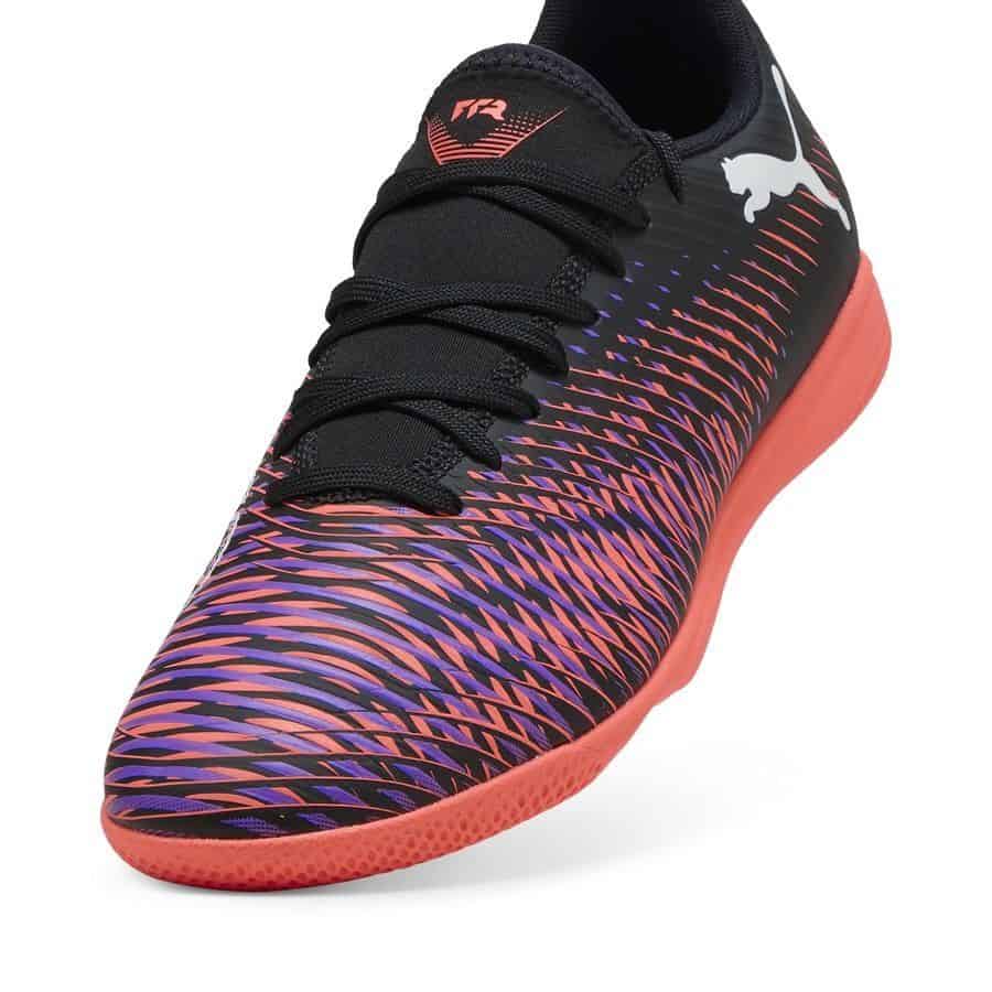 PUMA Future 8 Play TT - Indoor Voetbalschoenen - Puma Black / Puma White / Glowing Red - Afbeelding 3